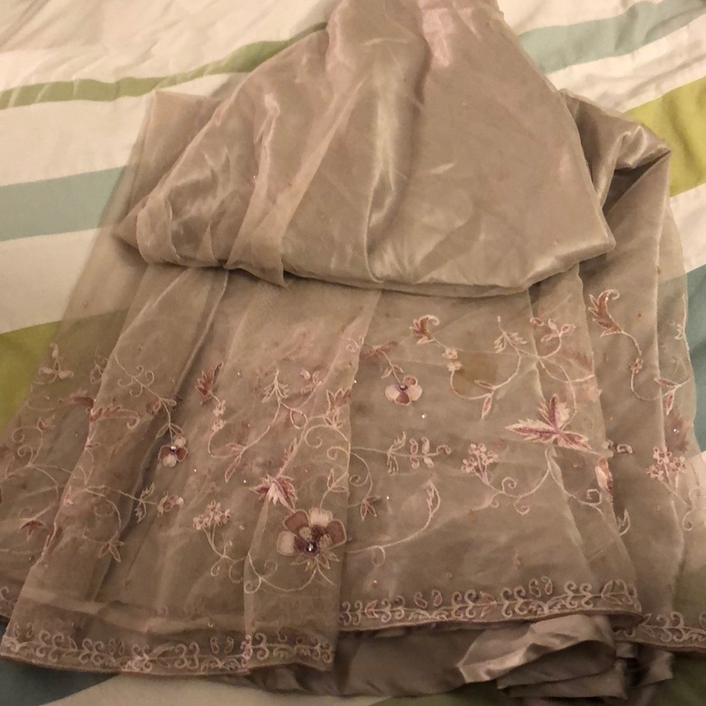 Pale purple crocheted net and satin lengha NEW - Picture 5 of 8